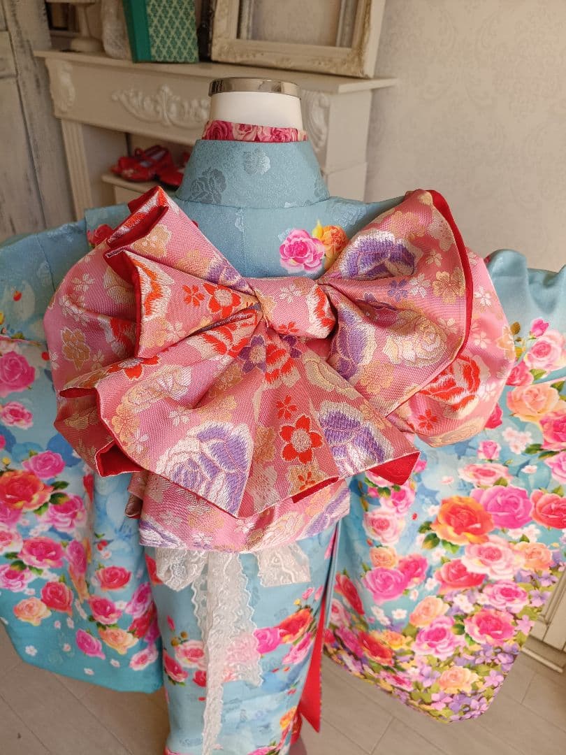 ブランドMoeブルーに薔薇の花の着物にピンクの袋帯セット