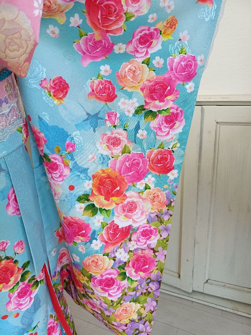 ブランドMoeブルーに薔薇の花の着物にピンクの袋帯セット