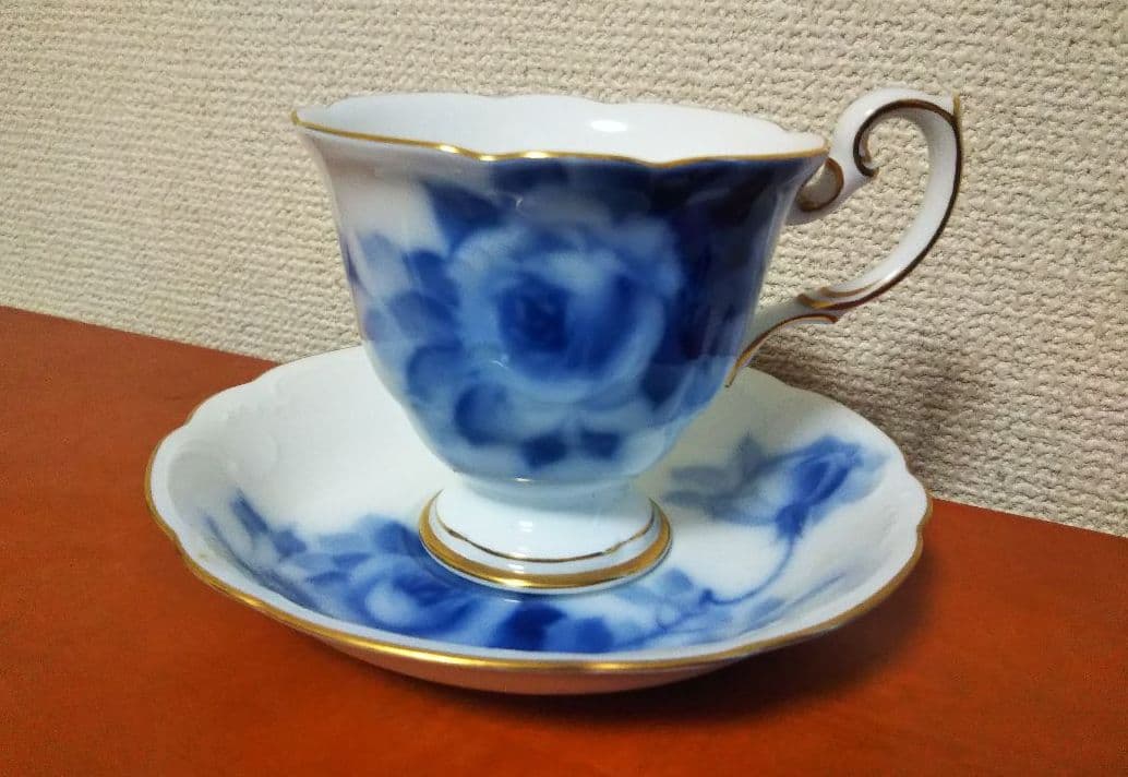 [大倉陶園]ブルーローズ コーヒー碗皿 手描き