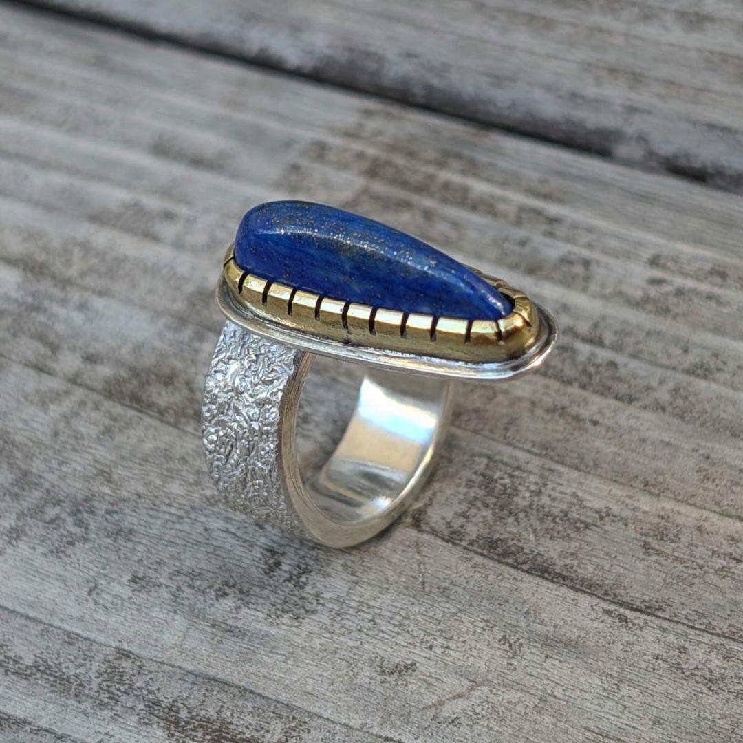 ハンドメイドのラピスラズリリング　インディアンジュエリー風　オールハンドメイド！