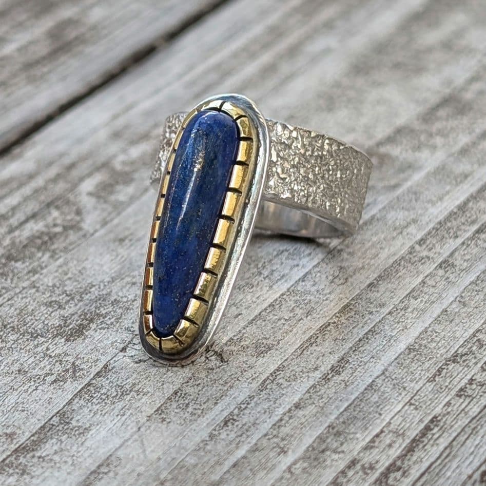 ハンドメイドのラピスラズリリング　インディアンジュエリー風　オールハンドメイド！