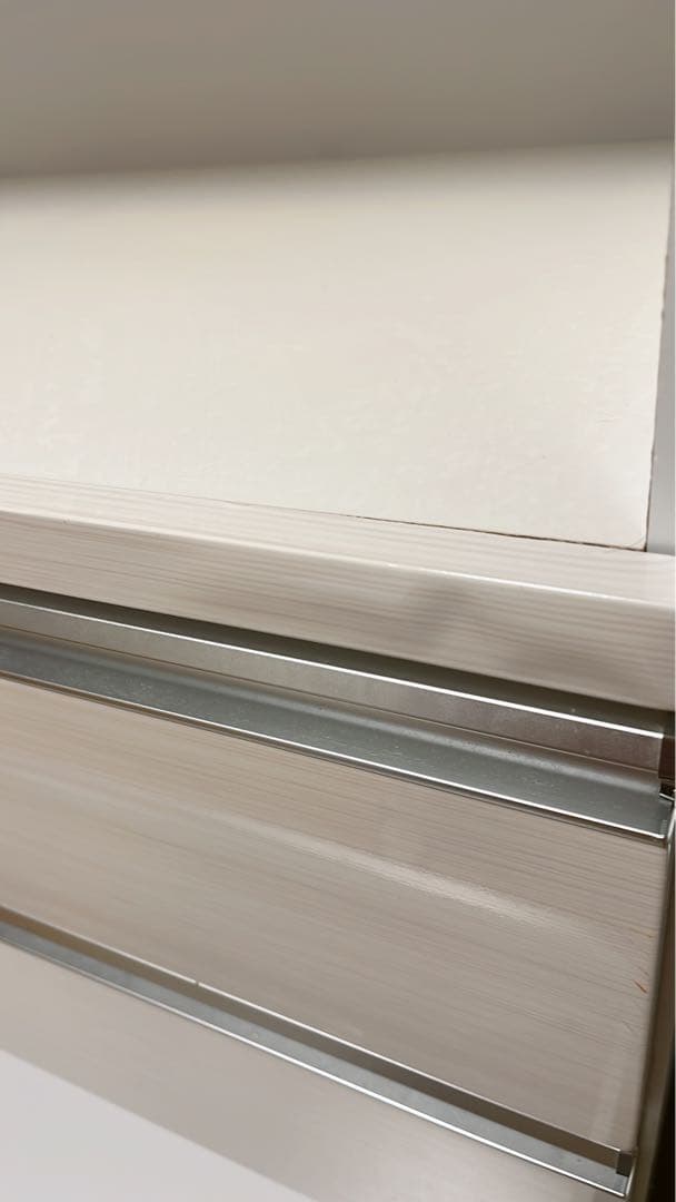 アイボリー 食器棚 ガラス扉付き 送料18500円かかる為この金額です