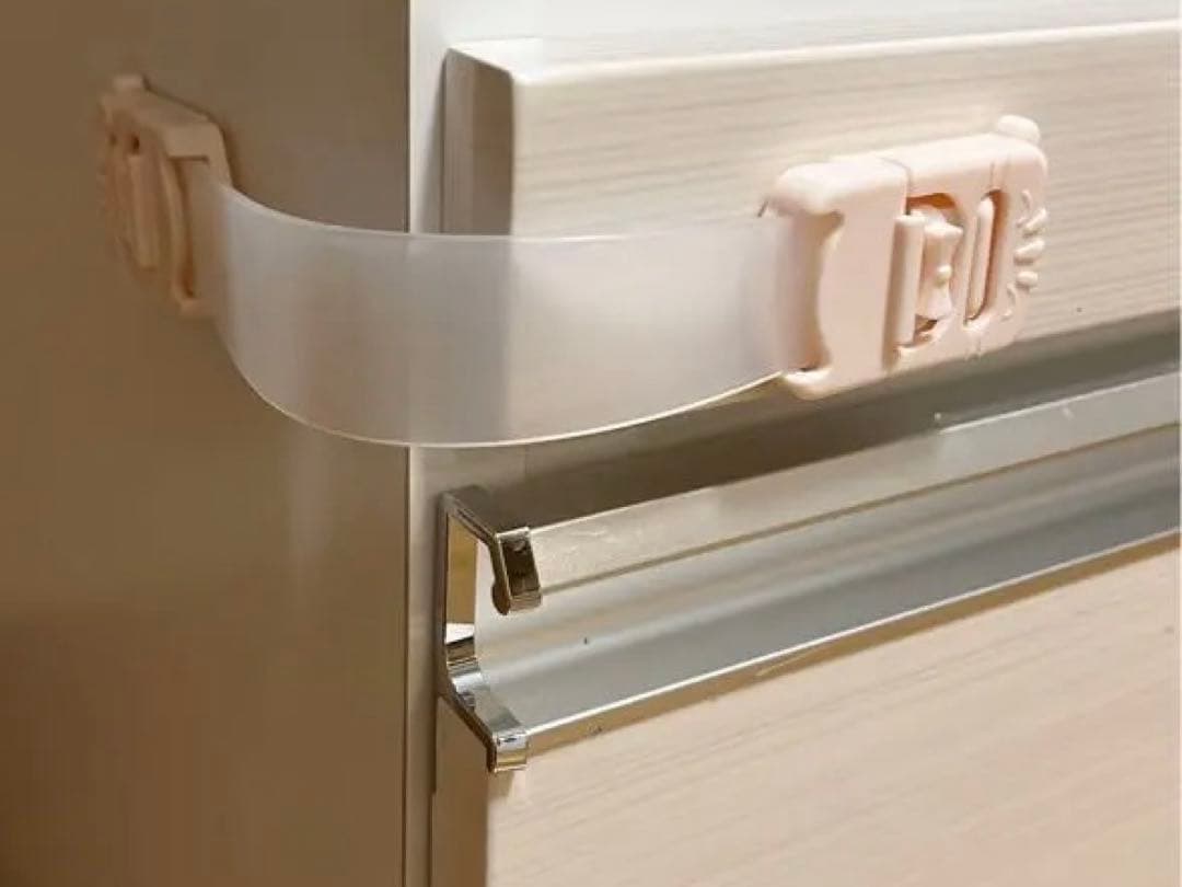 アイボリー 食器棚 ガラス扉付き 送料18500円かかる為この金額です