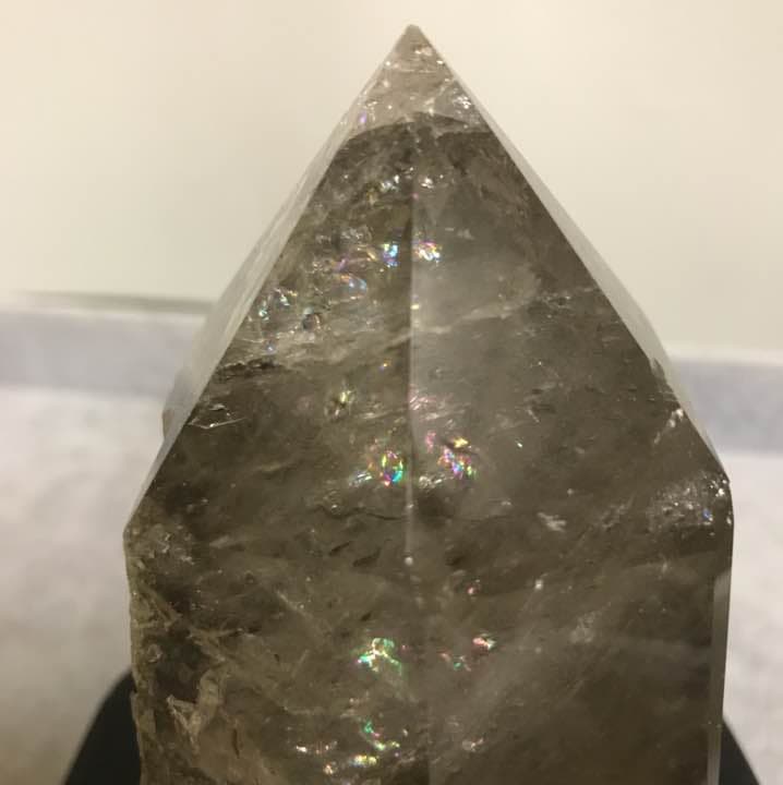 ★ラストバーゲンご奉仕品★レインボー♢【虹入りライトニング水晶六角柱】♡