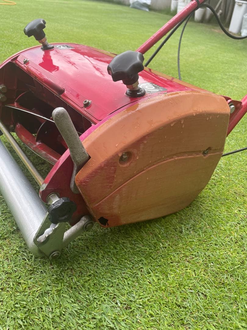 BARONESS 芝刈り機 赤