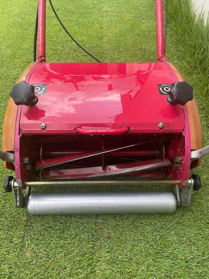 BARONESS 芝刈り機 赤