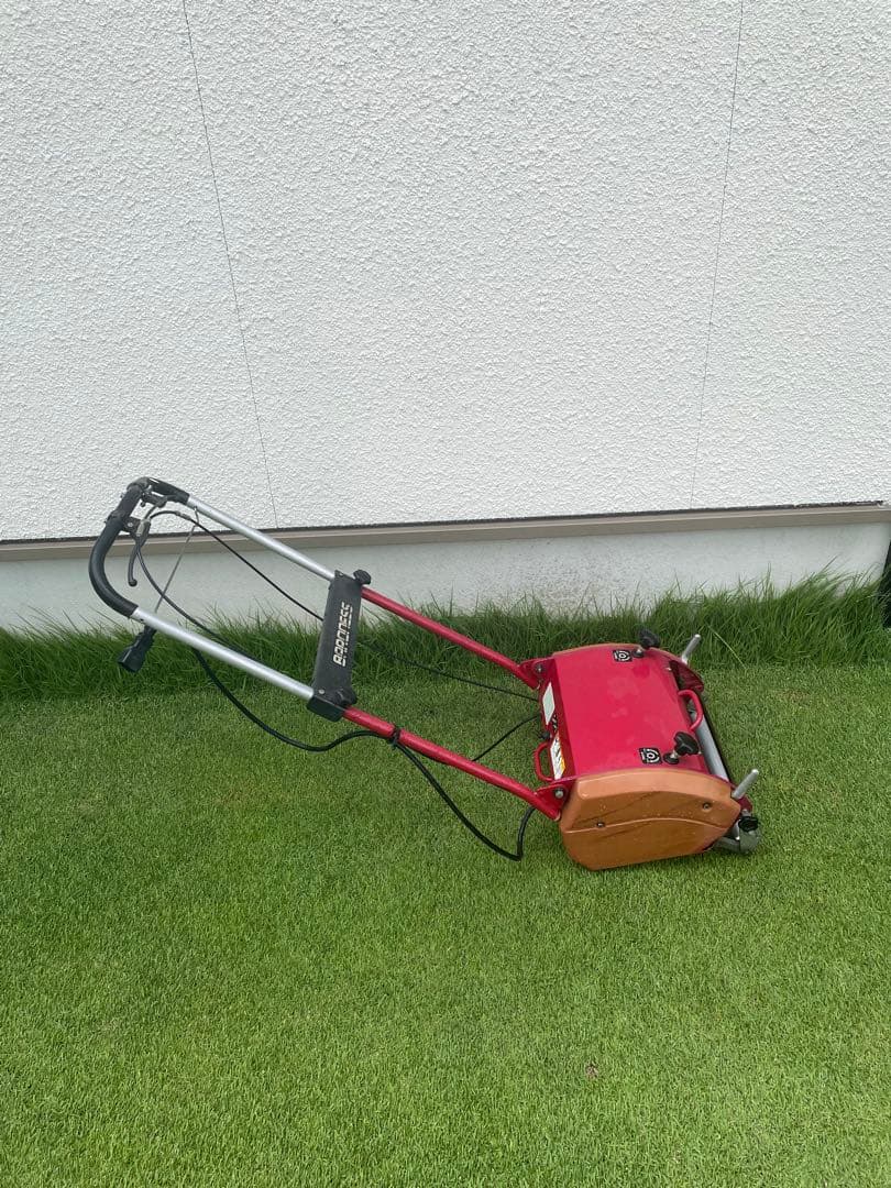 BARONESS 芝刈り機 赤