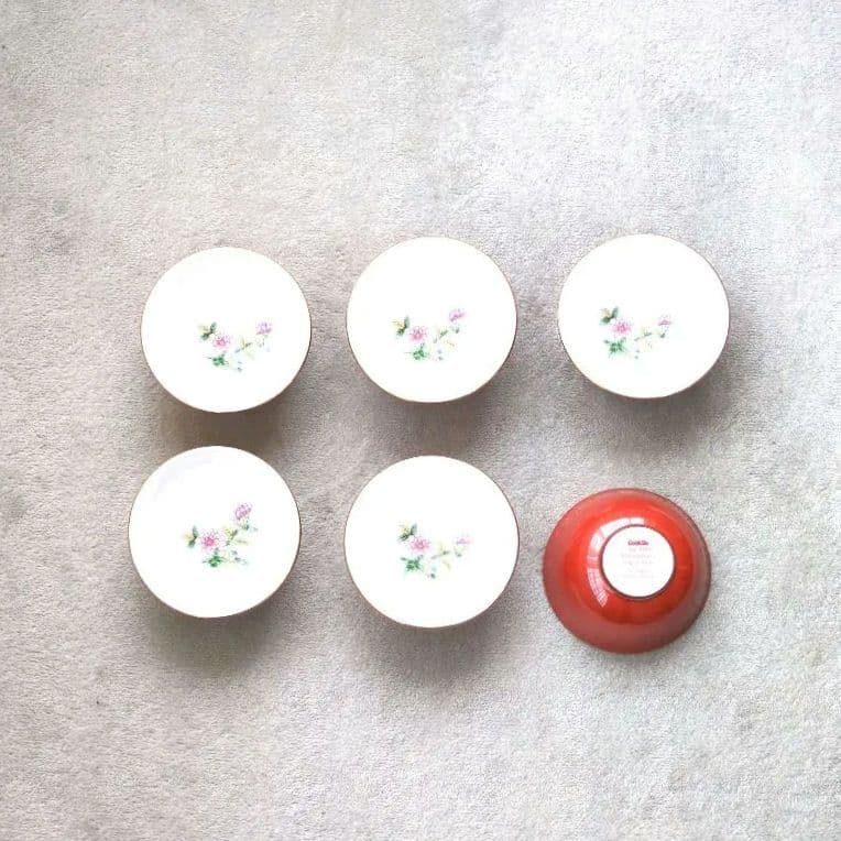 綺麗な花柄　中華　食器　6人用のセット　新品・未使用　綺麗な絵柄