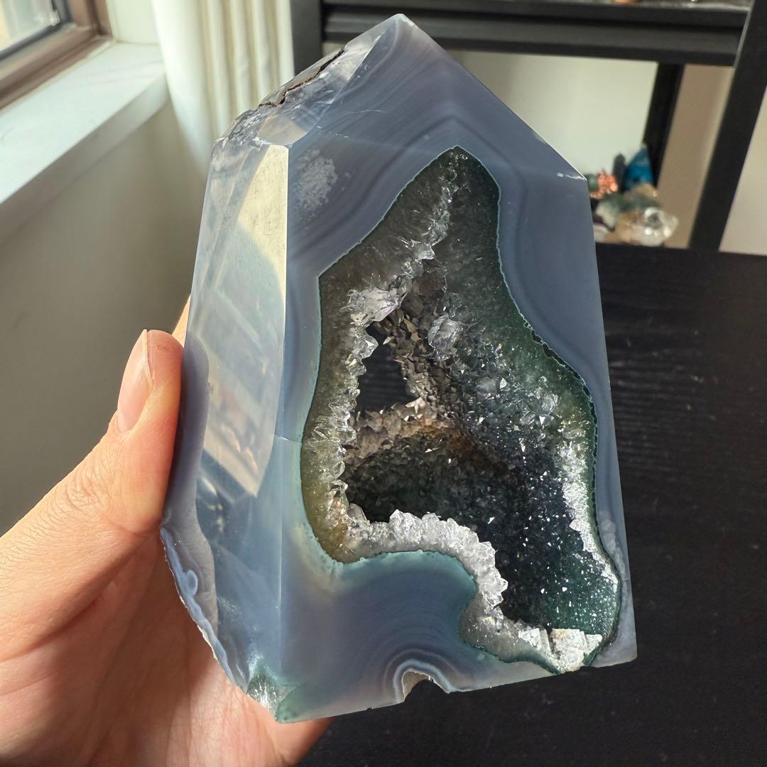 天然石ジオード付き　瑪瑙のポイント　置物NO.011216