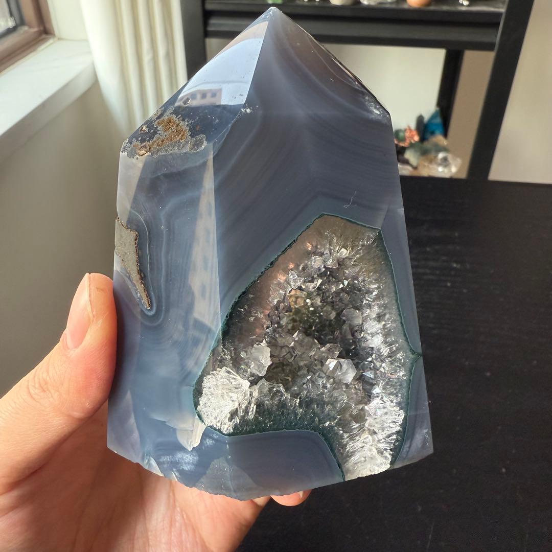 天然石ジオード付き　瑪瑙のポイント　置物NO.011216