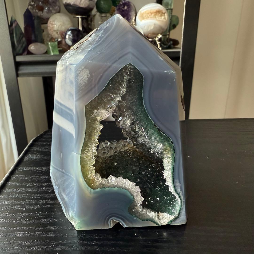 天然石ジオード付き　瑪瑙のポイント　置物NO.011216