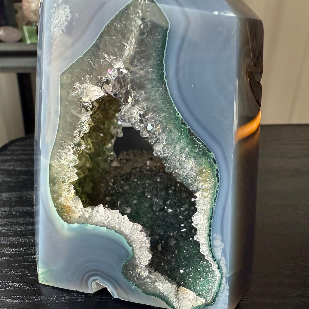 天然石ジオード付き　瑪瑙のポイント　置物NO.011216