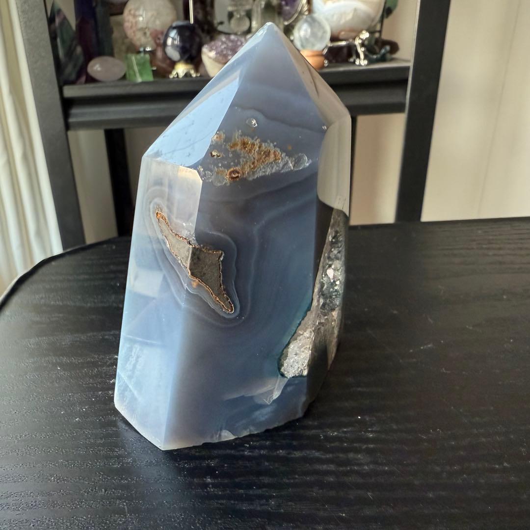 天然石ジオード付き　瑪瑙のポイント　置物NO.011216