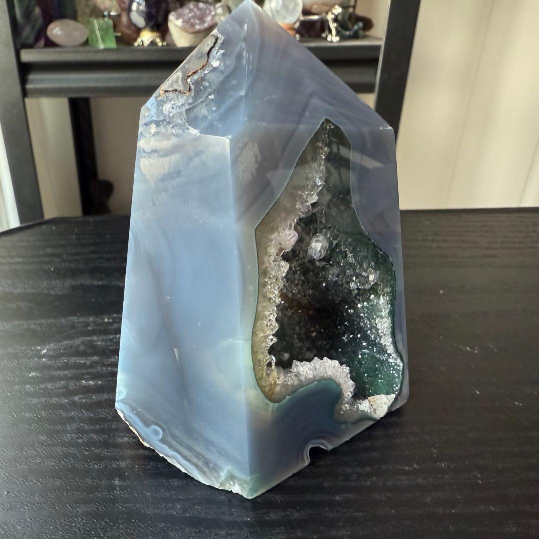 天然石ジオード付き　瑪瑙のポイント　置物NO.011216