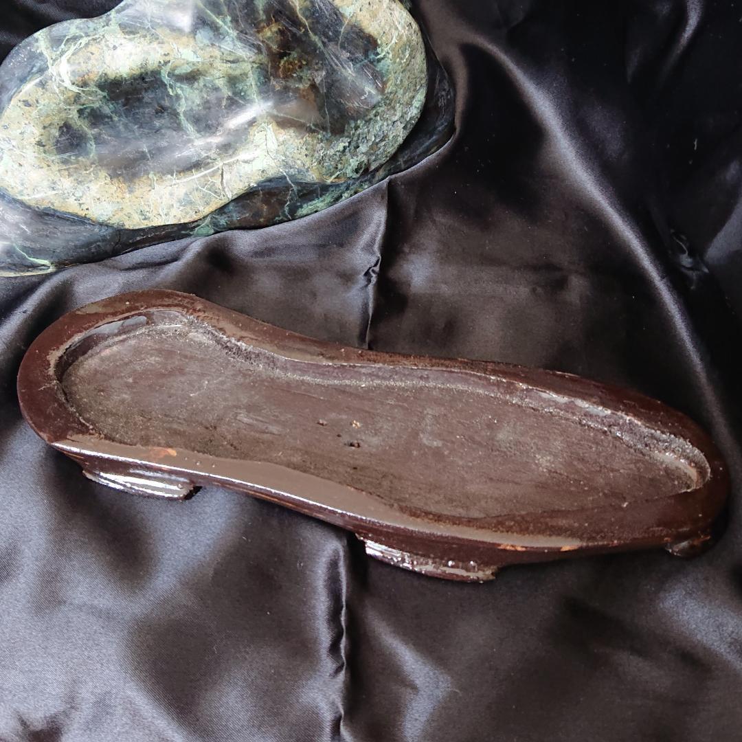 天然石愛石家放出品、美石縁起物の蛇石上向き　鑑賞台付き　蛇紋石　観賞石