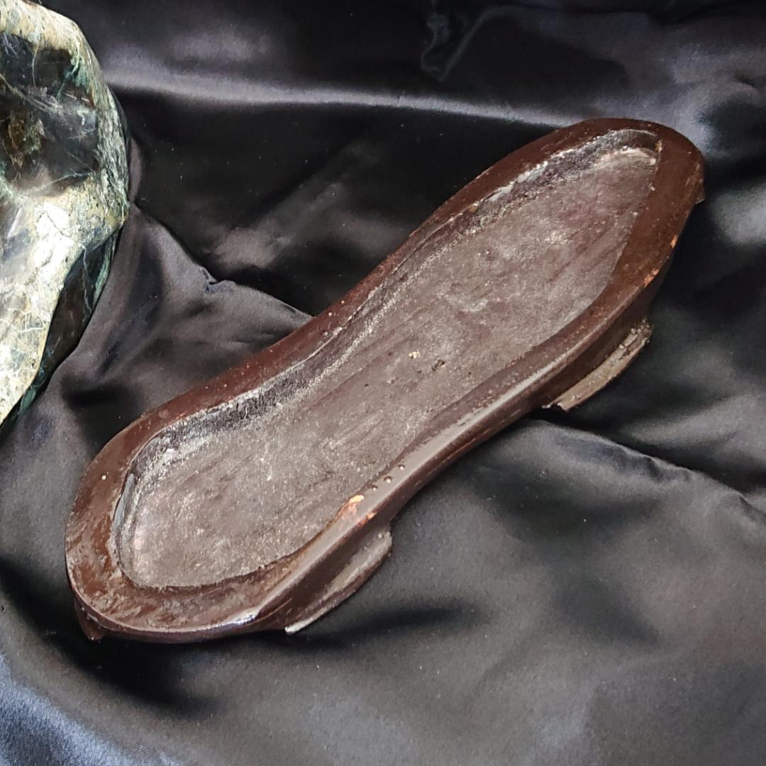 天然石愛石家放出品、美石縁起物の蛇石上向き　鑑賞台付き　蛇紋石　観賞石