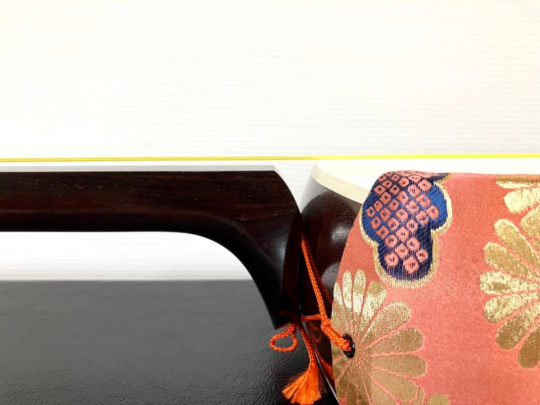 美品◆民謡三味線◆紅木 中棹 東さわり 皮破れ無し 鼈甲撥／駒／替え弦／ケース付