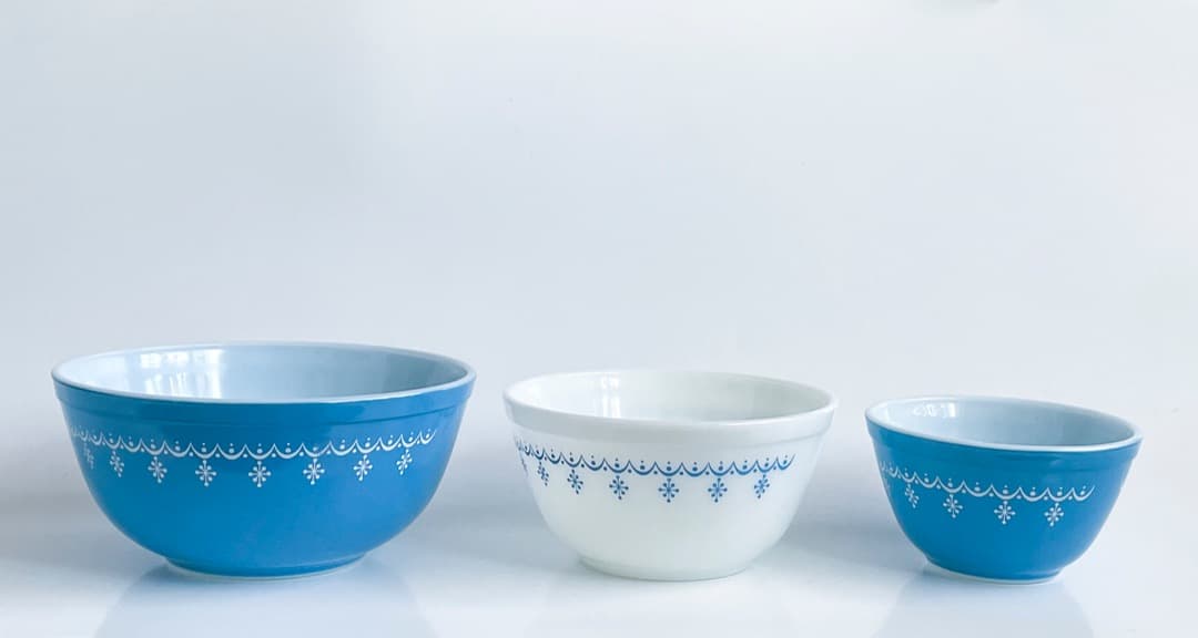 美品 オールドパイレックス PYREX スノーフレーク・ブルー ボウル3個