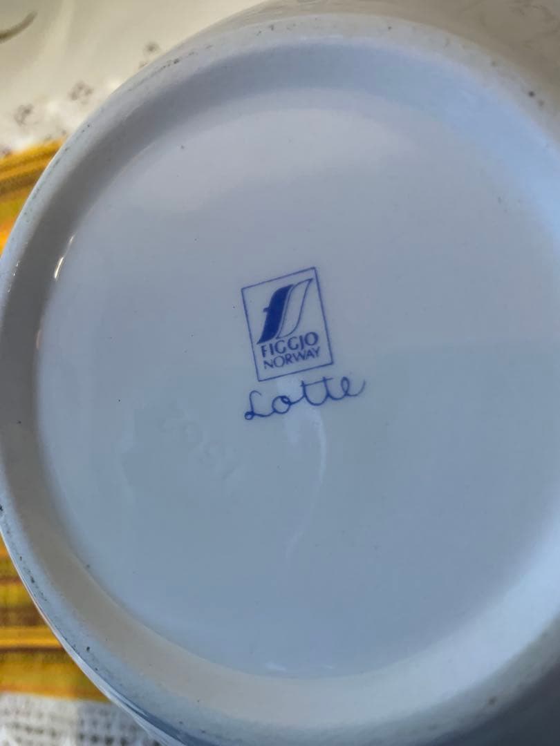 北欧ビンテージ　figgjo フィッギオ　Lotte柄の大きな可愛いボール美品！