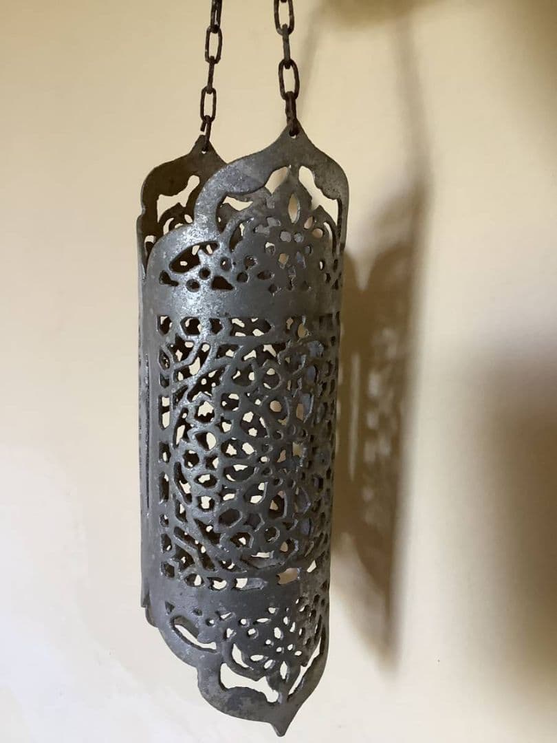 ☆SALE☆　透かし模様が素敵なオールドランプ　アラビアン　ビンテージ