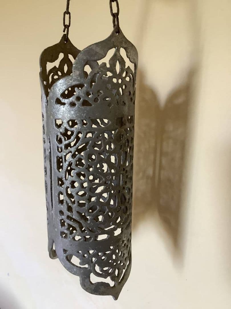 ☆SALE☆　透かし模様が素敵なオールドランプ　アラビアン　ビンテージ