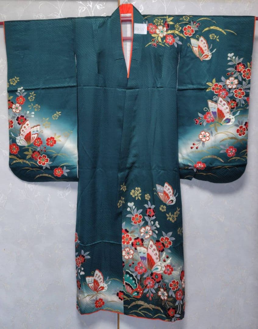 RK547子供着物重ね襟付き綺麗美品着丈131センチ裄丈54センチ7歳前後用正絹