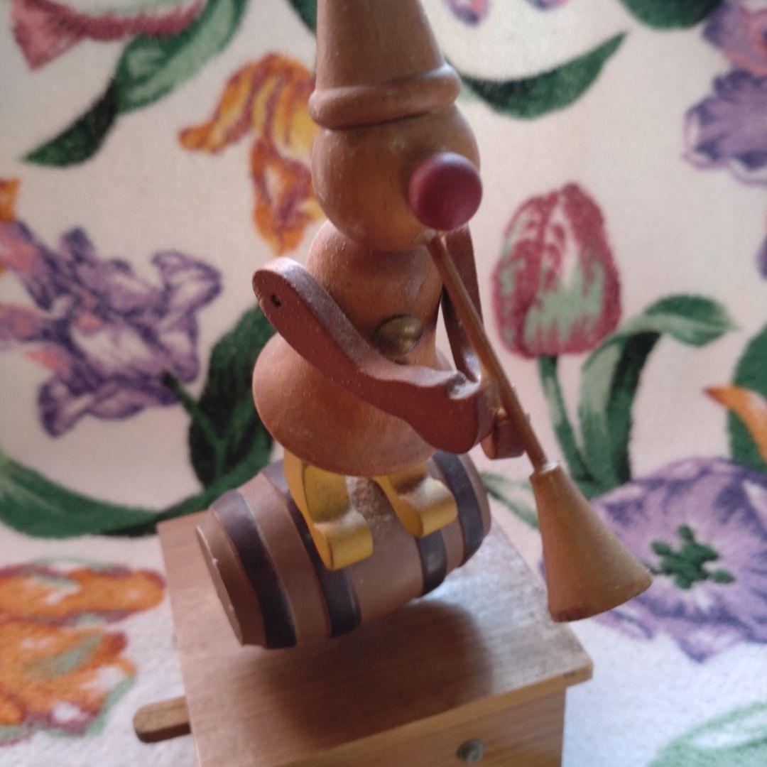 昔の　オルゴール　音は鳴ります。