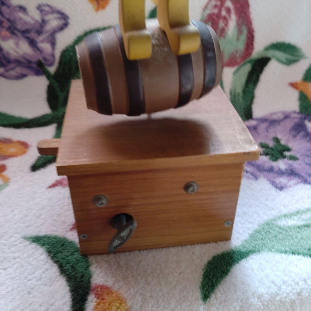 昔の　オルゴール　音は鳴ります。