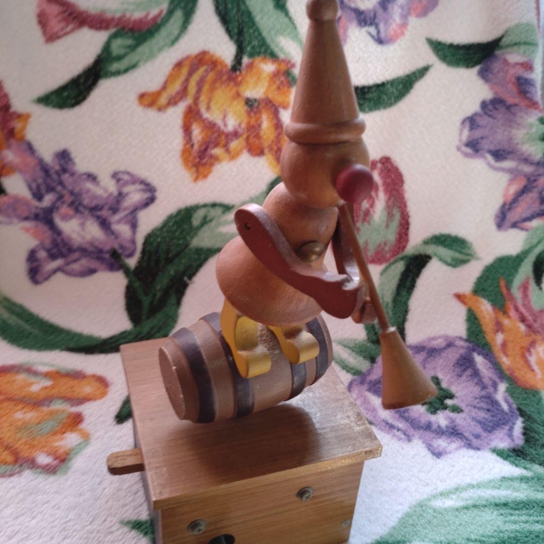 昔の　オルゴール　音は鳴ります。