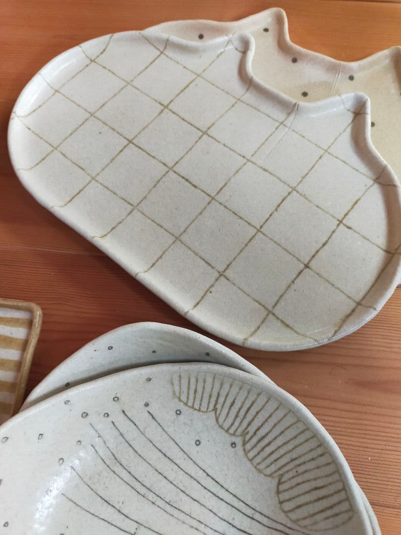 作家　金成潤子　吉田千穂　ドット皿　鉢　オーバルプレート　猫皿　プレート等