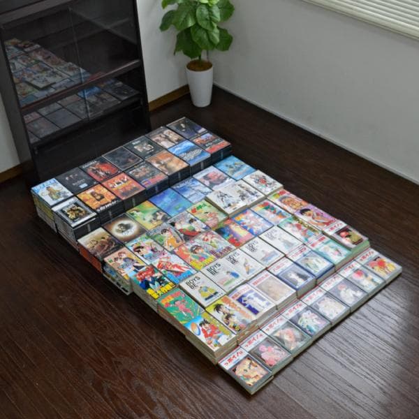 《新品・送料無料》コミック収納 本棚 ガラス扉付き 書棚 ガラス扉付 ブラウン