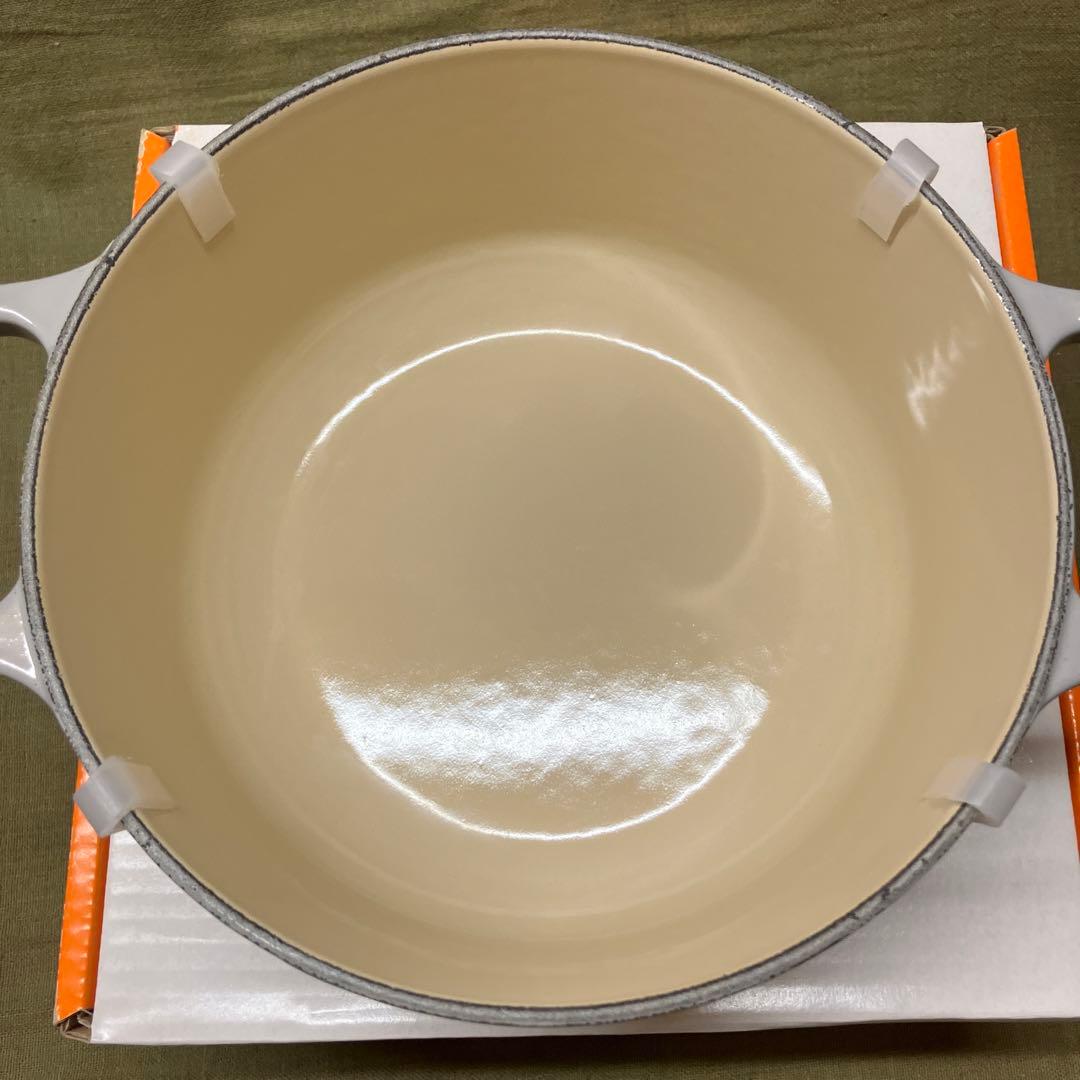 【新品未使用】20cm ル・クルーゼ ココット ロンド シグニチャー