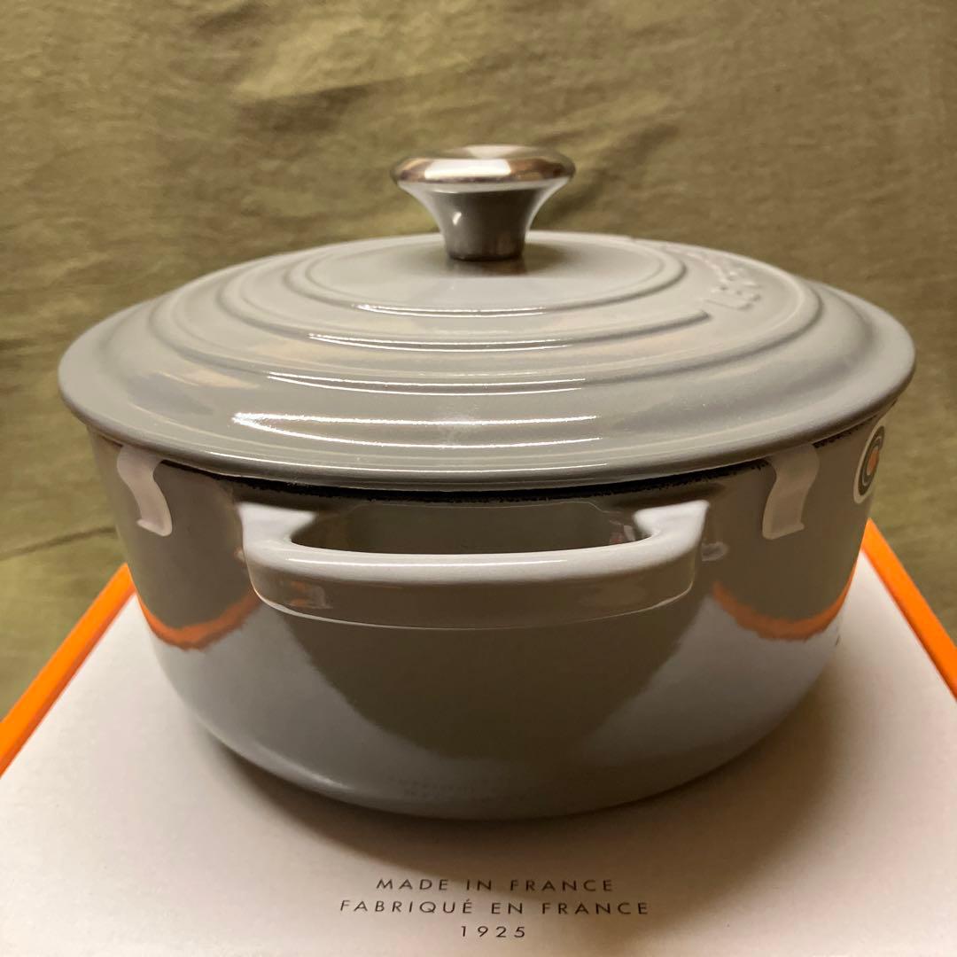 【新品未使用】20cm ル・クルーゼ ココット ロンド シグニチャー