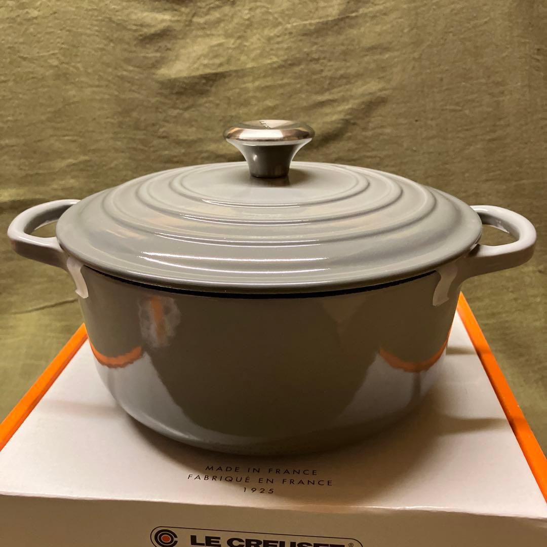 【新品未使用】20cm ル・クルーゼ ココット ロンド シグニチャー