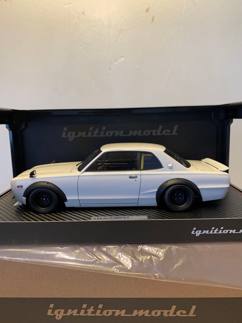 イグニッションモデル1/18 ハコスカ 2台