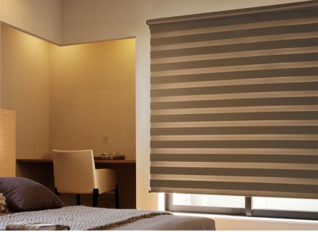 [TOSO] 調光 ロールスクリーン グレー 幅110 高さ170 正面付け