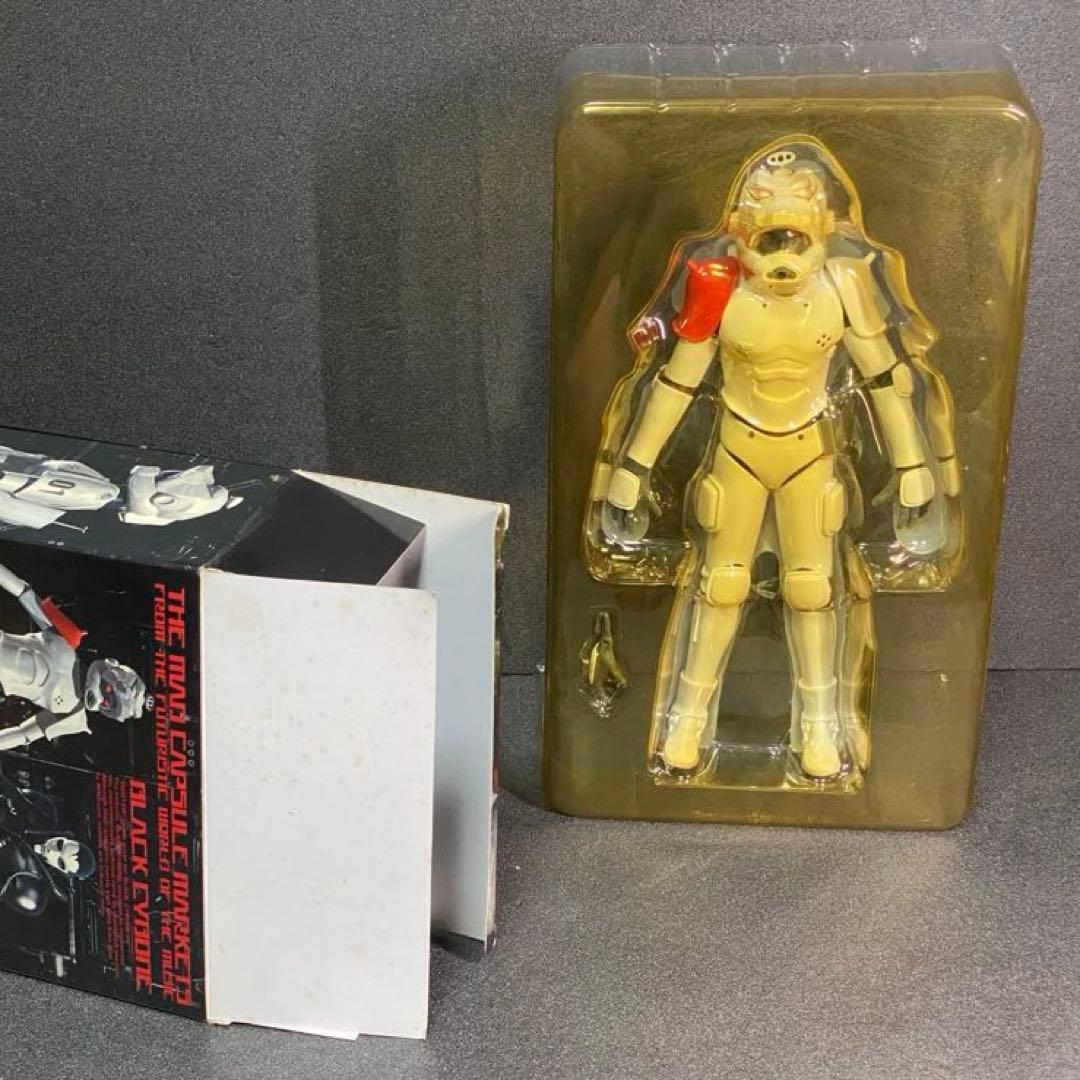 ホワイトクラッシャー ブラックサイボーン マッドカプセルマーケッツ