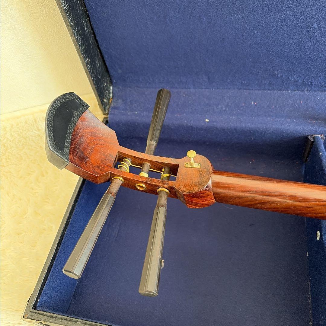 三味線 民謡三味線 中棹 東さわり付き 紅木胴 ハードケース付き - メルカリ