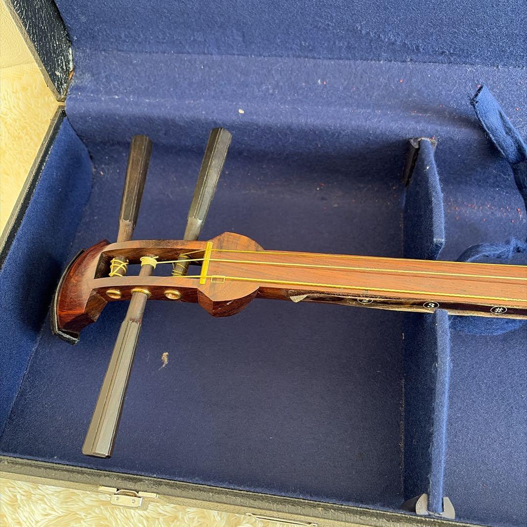 三味線 民謡三味線 中棹 東さわり付き 紅木胴 ハードケース付き - メルカリ