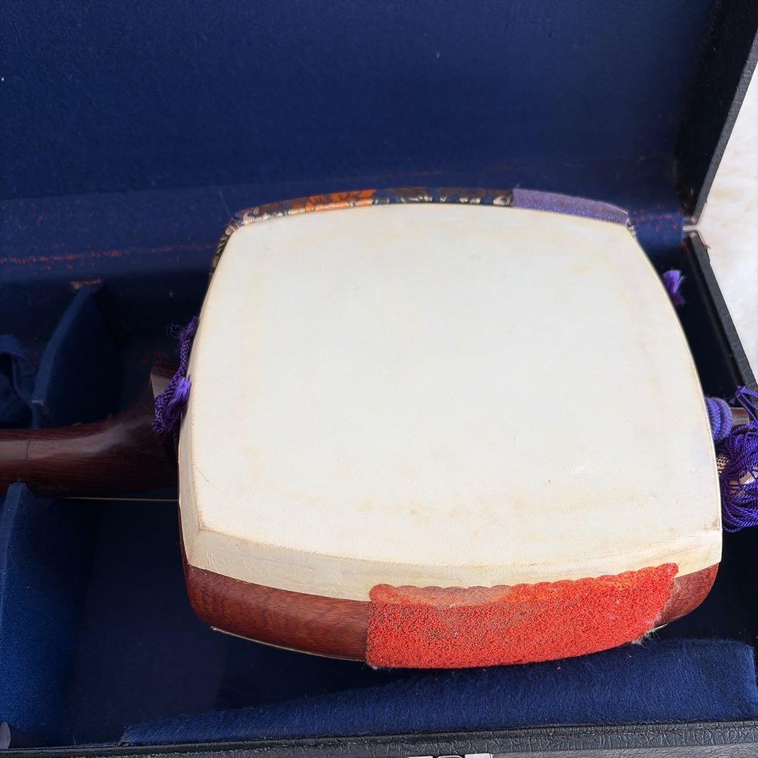 三味線 民謡三味線 中棹 東さわり付き 紅木胴 ハードケース付き - メルカリ