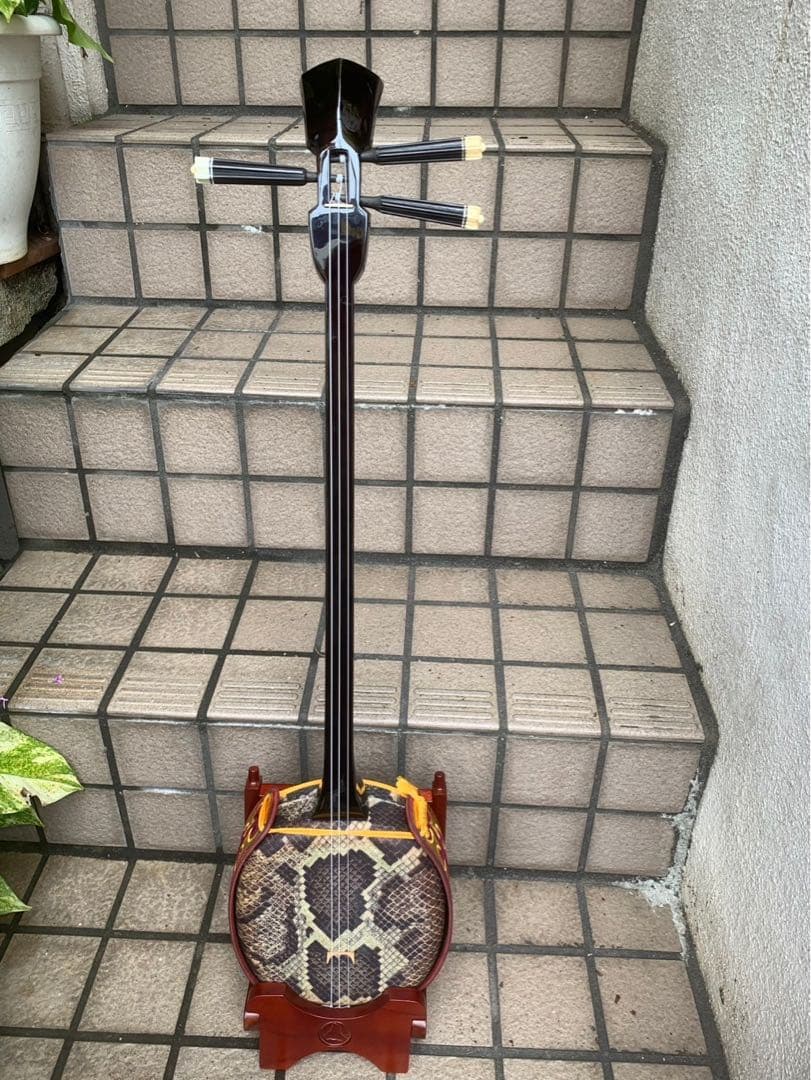 ギ*ー様 沖縄三線　黒檀　与那城知念大工　スンチー塗り