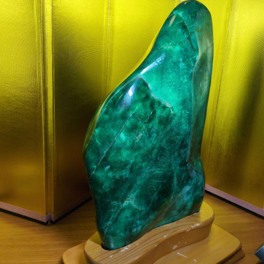翡翠 ヒスイ 特大 約11.6kg 天然石 自然石 水石 木製専門台座付き