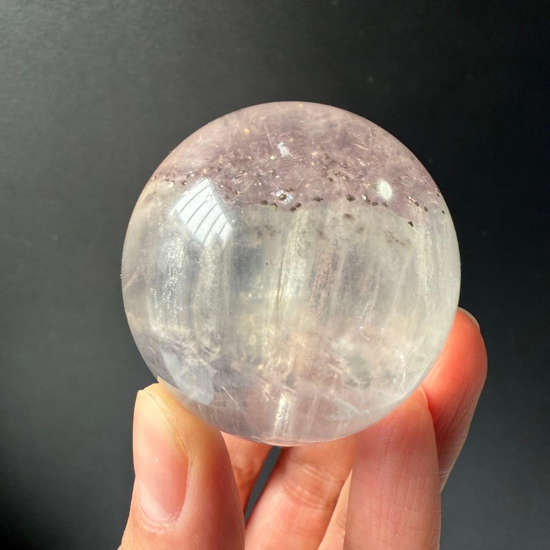 天然石パイライト共生フローライトのスフィア　丸玉　置物NO.020615