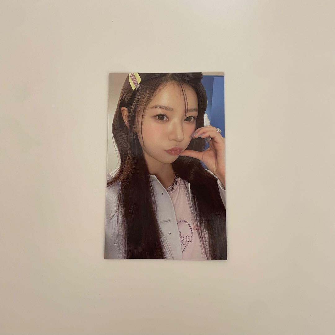 ILLIT illit アイリット モカ トレカ GLITTER DAY - メルカリ