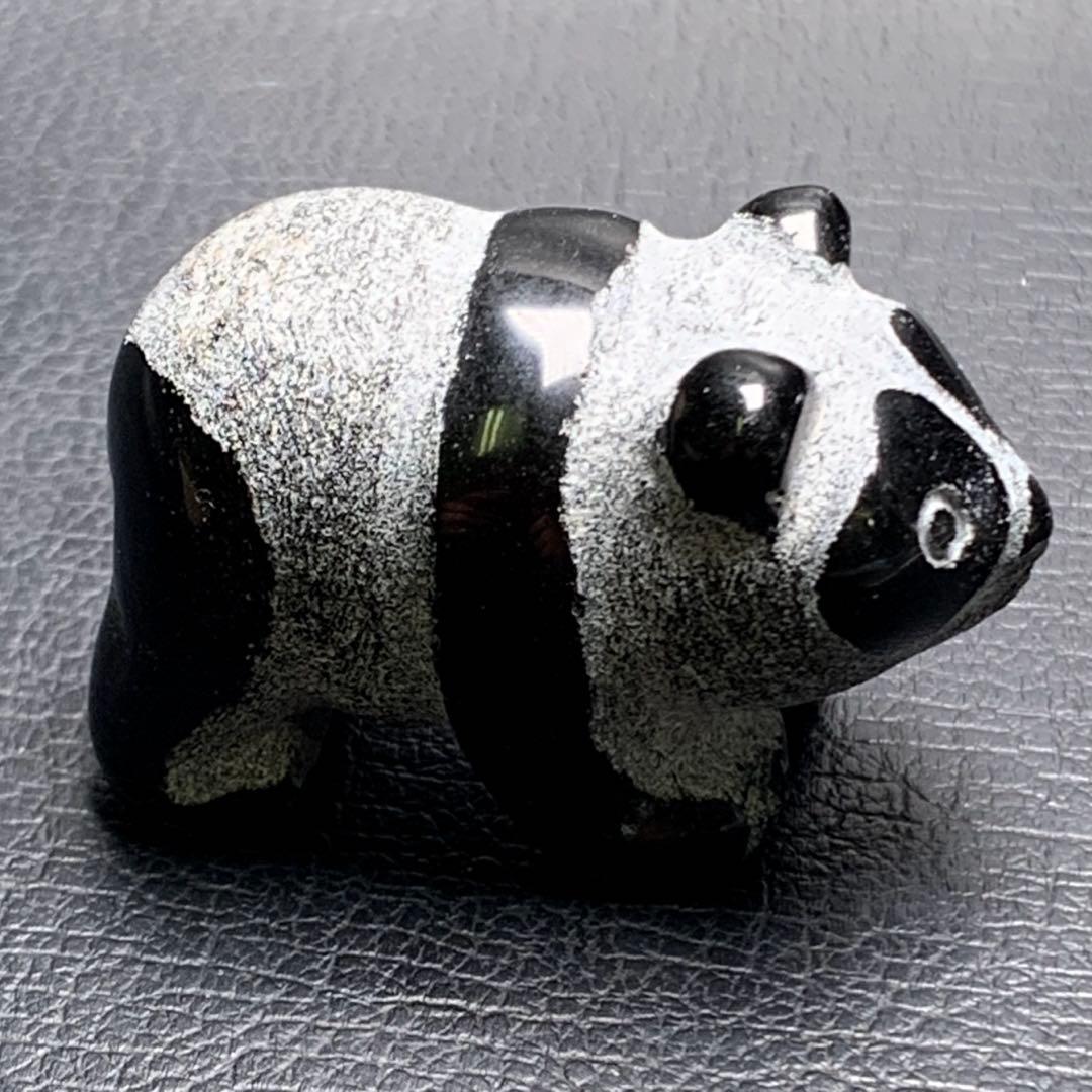 011551  天然黒曜石パンダ置き物、23.1＊39.3ミリ