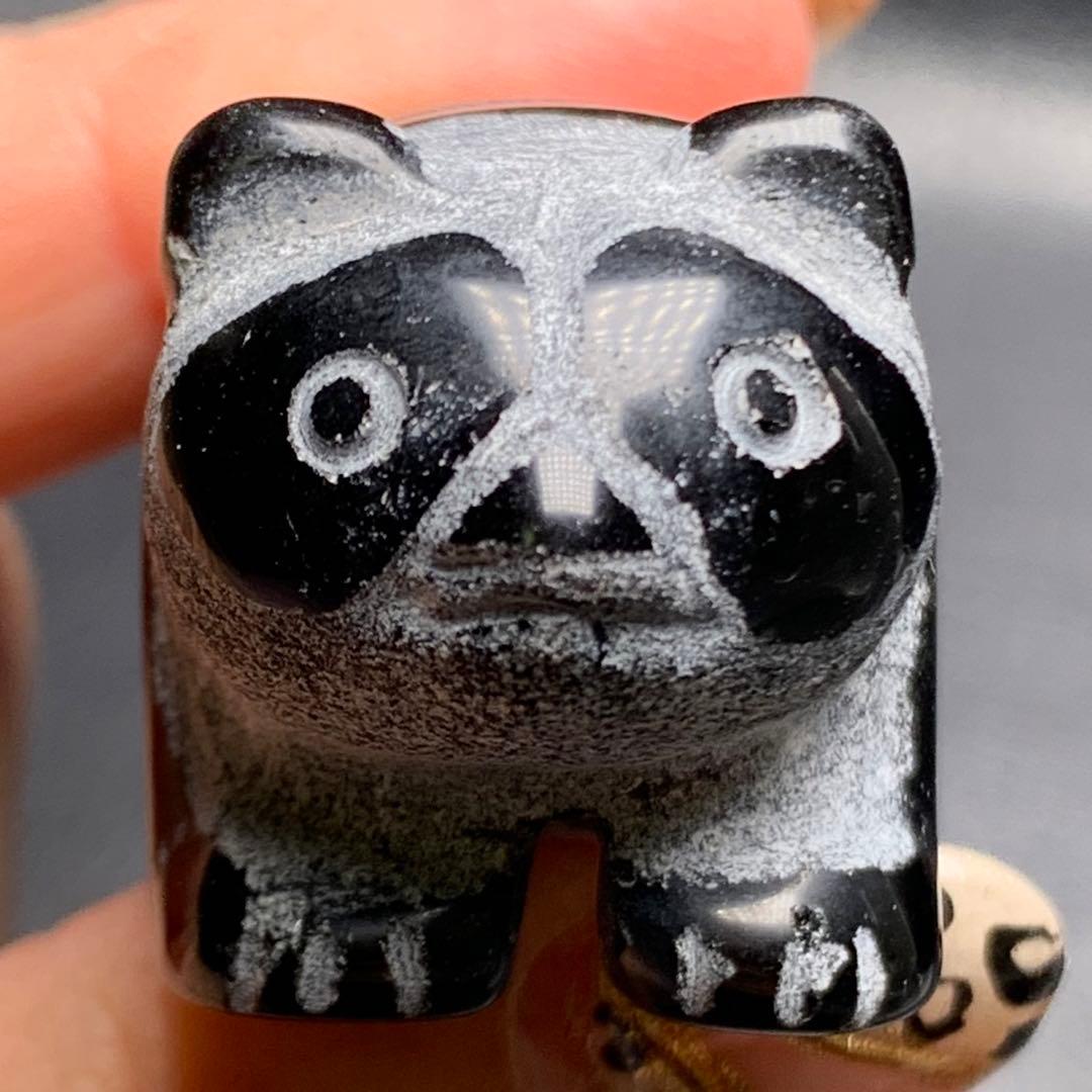 011551  天然黒曜石パンダ置き物、23.1＊39.3ミリ