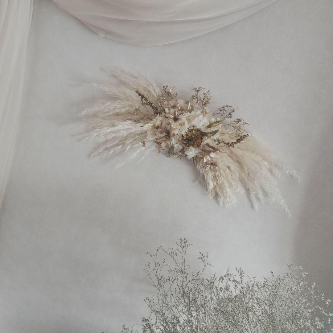 ゴールドを纏ったドライフラワー横長スワッグ