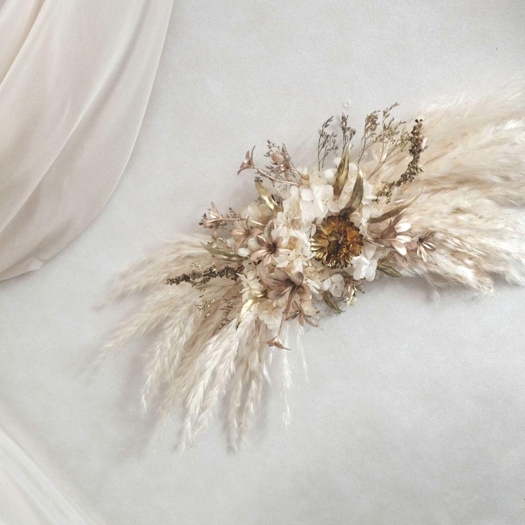 ゴールドを纏ったドライフラワー横長スワッグ