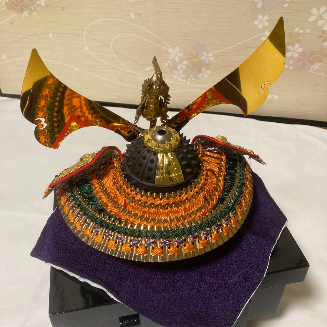 お飾り兜　龍玉作