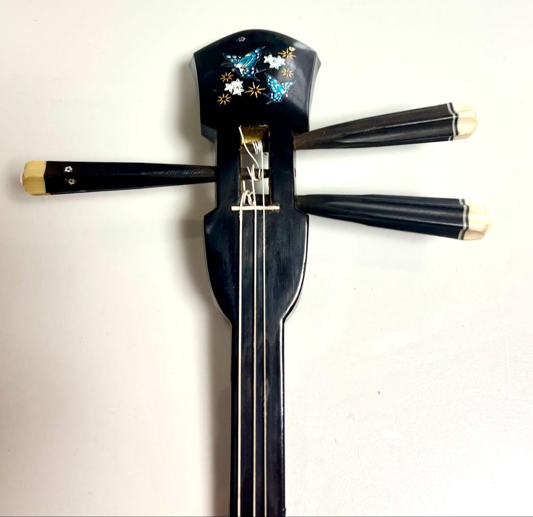 沖縄三線 人口皮 蝶のデザイン ハードケース付